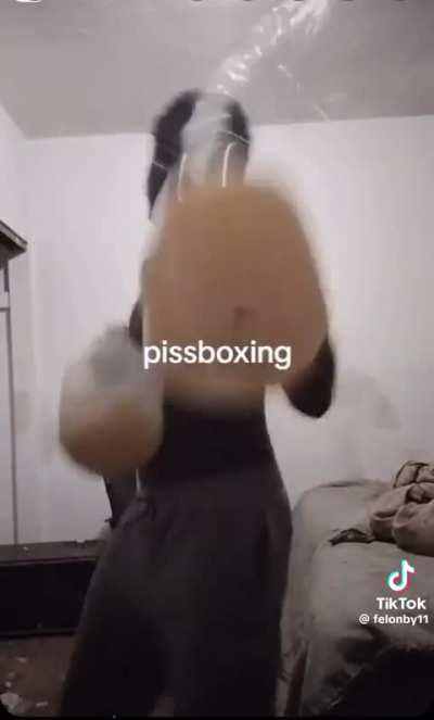 Pissboxing 🤢