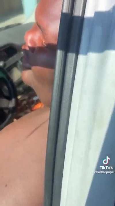 Side eye over a chicken wing is crazy 😭😭