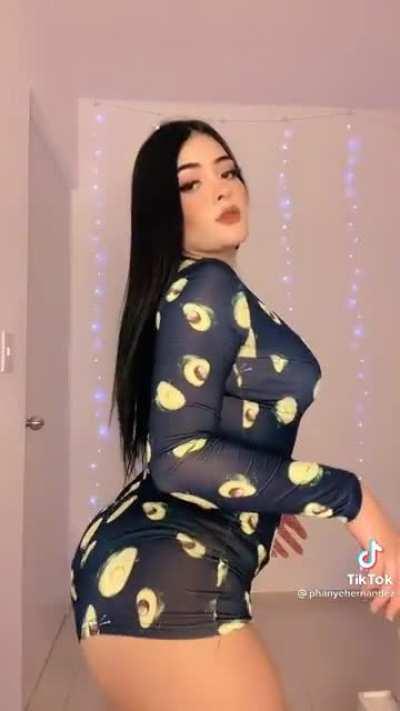 Este culo necesita verlo de cerca