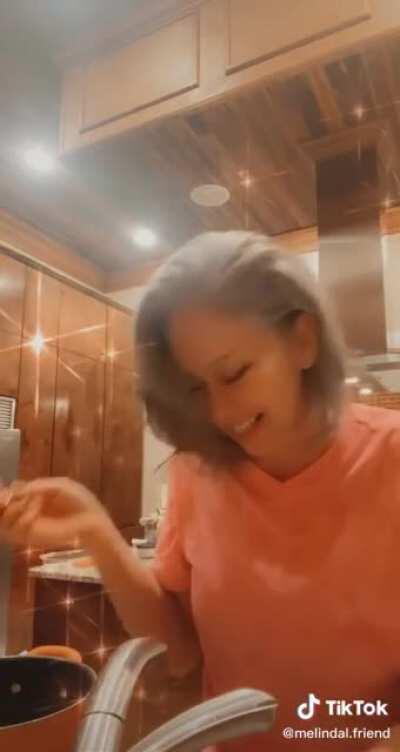 Peeling eggs made easy