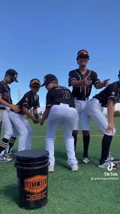 u baseball niggas gay