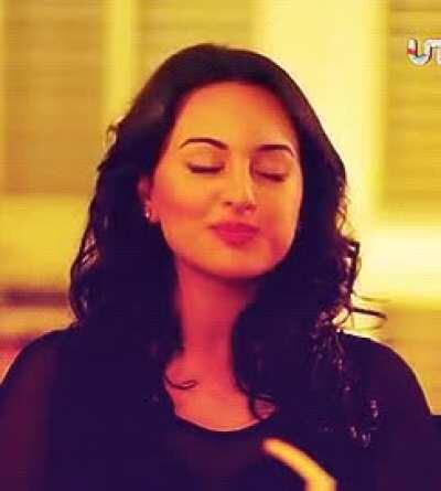 Sonakshi Sinha just enjoy it 🔥🔥🔥