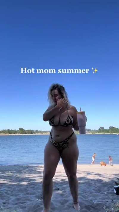 Hot mom summer 