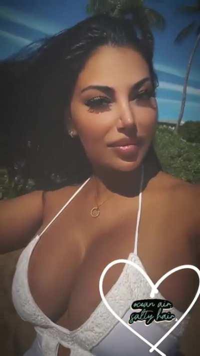 In Love with her Boobs 😍😍