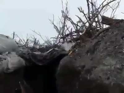 Ukraine: Ukrainian solider defends trench after Russian assault (full video)