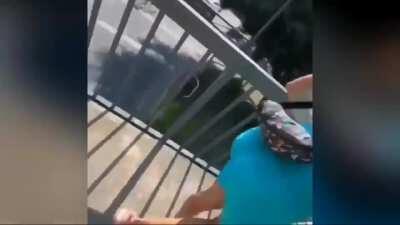 Lo encontre en youtube xd