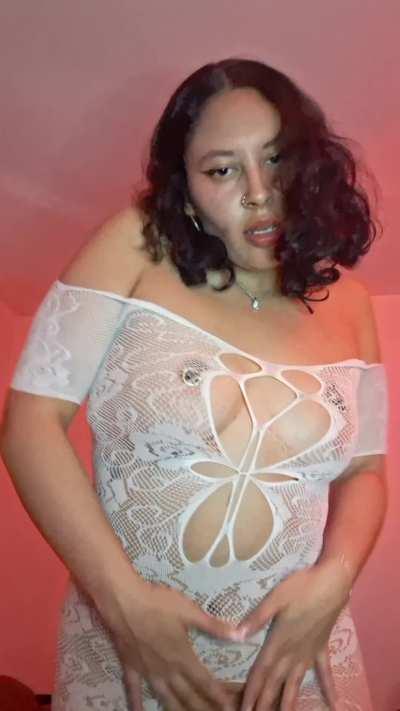 is anyone actually into chubby latina's with a mummy tummy