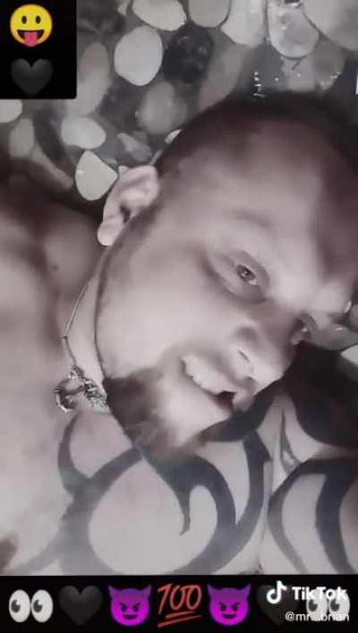 Ladies, please, get in line 😬