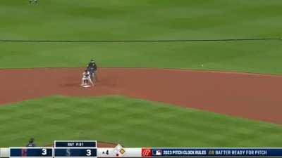 [Highlight] With the infield in Steven Kwan dinks it over 3rd base for a two-run double to give the Guards the lead