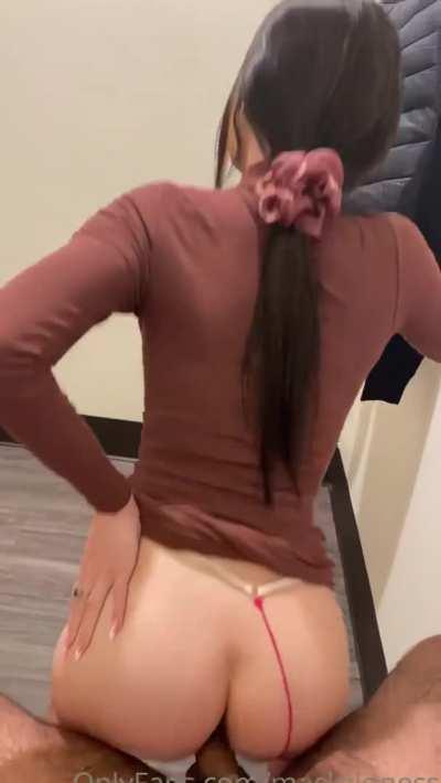 M4ck3nzi3 J0n3s New content - F0ld3r B3l0w