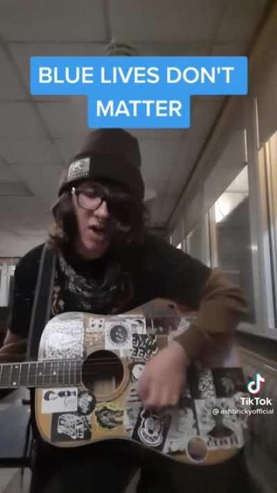 The guy is @ashbricky on ig