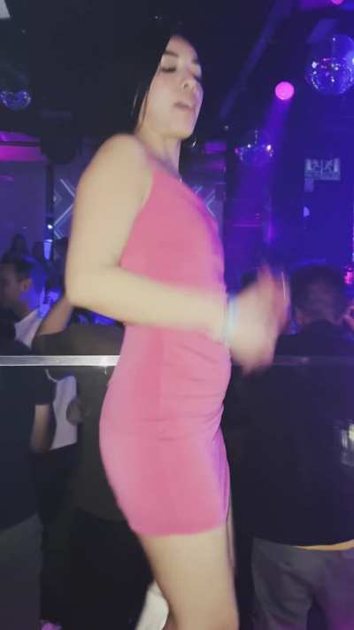 Would you ask me out if you saw me dancing like this? 😂