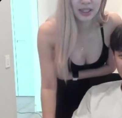 Leena’s been looking real thicc on stream 👀