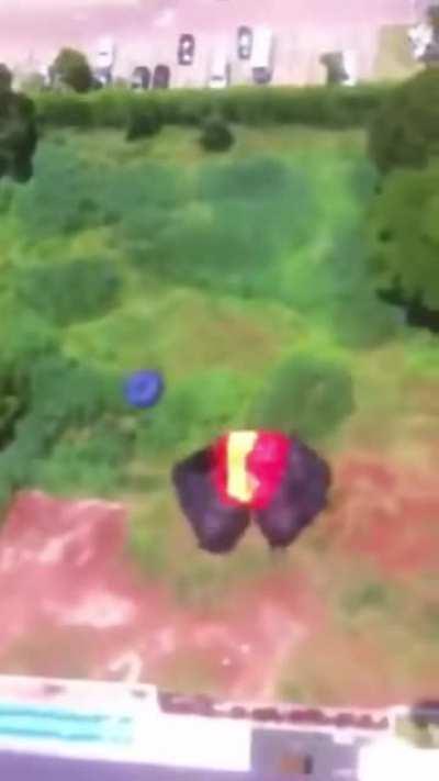 Прыжок с парашютом с многоэтажки