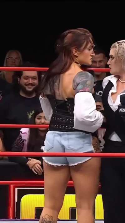 Kris Statlander and Toni Storm staredown