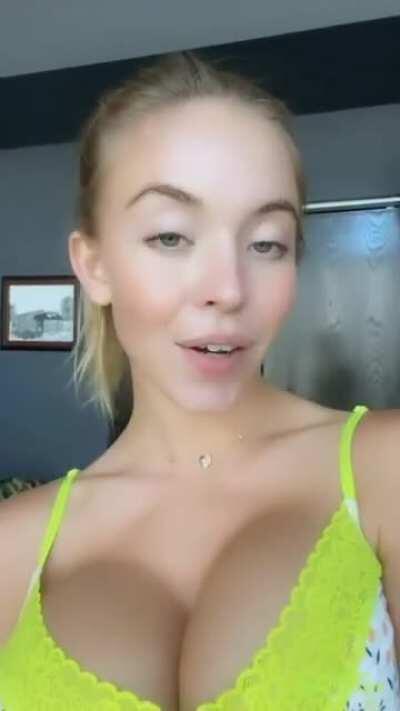 Sydney Sweeney's tits