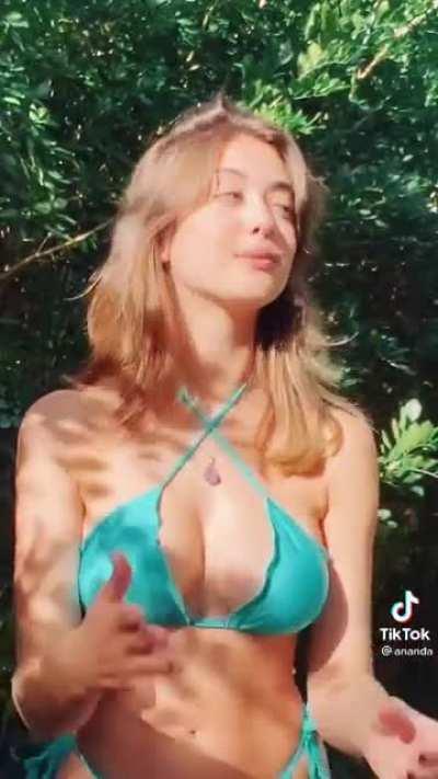 Ananda TikTok