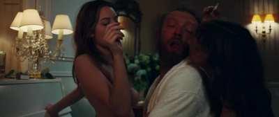 Camille Rowe breast sucking in Notre jour viendra (2010)