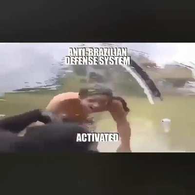 WTF ANTI MACACO SHIELD??? 😱😱😱