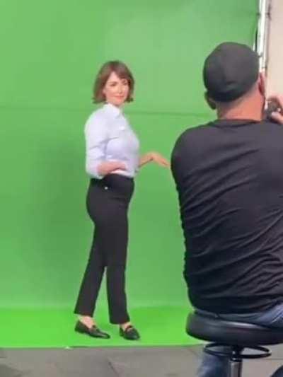 Milana Vayntrub (AT&T)