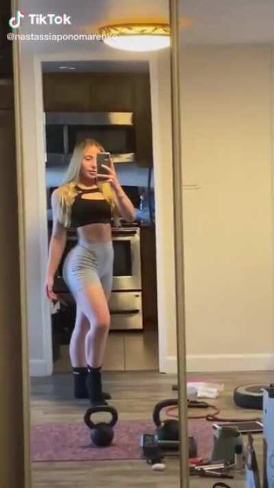 Nastassia thick legs