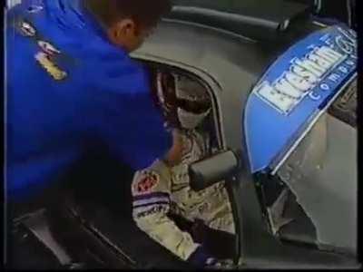 Mercedes pit crew 1 second after Valtteri's final lap at the Abu Dhabi Grand Prix 2021