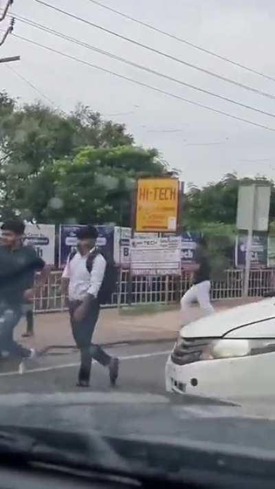 College brawl between senior and junior delhi NCR ghaziabad.
