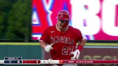 [Highlight] Mike Trout hits his 31st homer of the season to make it 1-0 for the Angels!