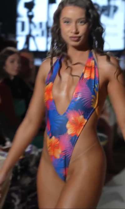 Jesenia Echeverria - Capristan, Miami Swim Week 2025