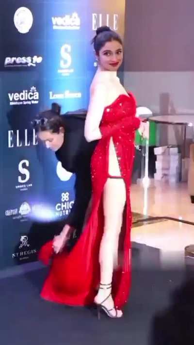 Divya Khosla Kumar Look so Gorgeous in Red ♥️ Dress 💯🔥