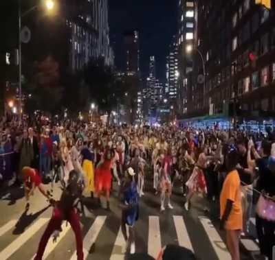 Halloween Parade Thriller Dance