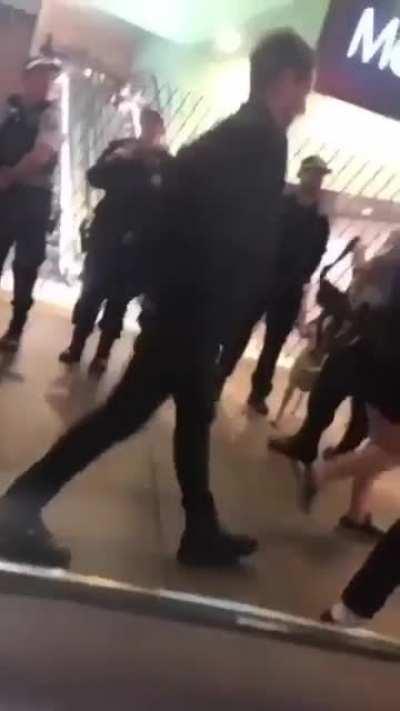 Guy calls out police dog for not doing its job