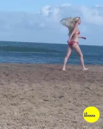 #Spotted! Anya 🏄‍♀️ This is how #Christmas is happening @anyataylorjoy in #JoséIgnacio, #Uruguay 🇺