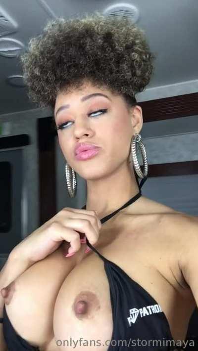 Hot AF 🔥 L1NK B3LOW