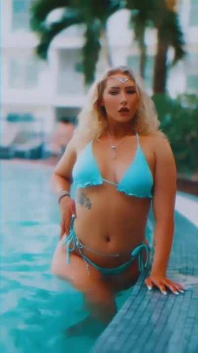 Nikkita has the body of a pornstar 