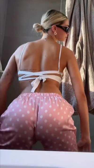 Alessia Lanza.....twerk in loop 🥵💦💦
