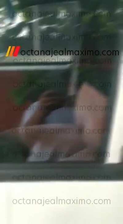 That's the way a van works