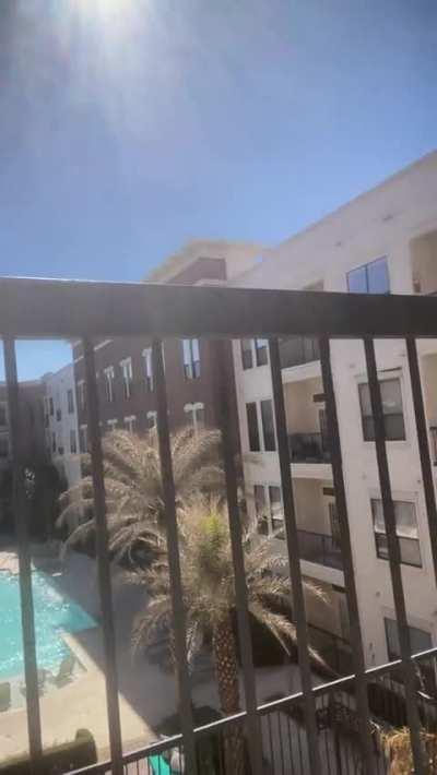 Too many ppl work from home..