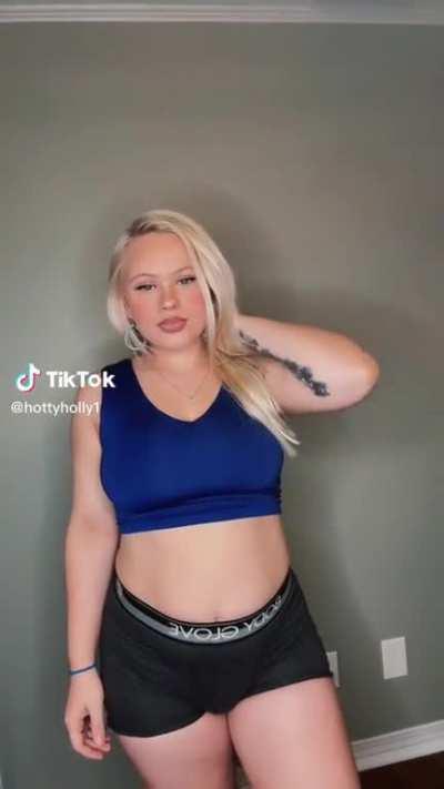 How this ass looks? hottyholly1