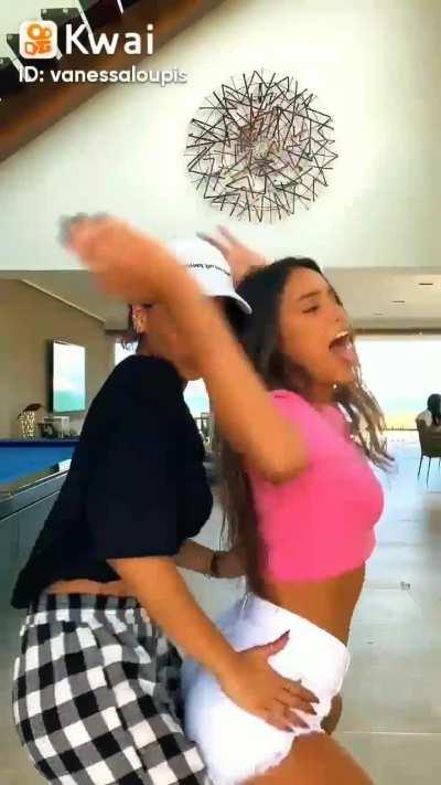 Ana Clara e Vanessa Lopes 