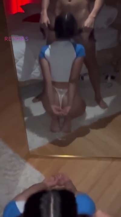 I always offer blowjobs on the first date… is that a red flag