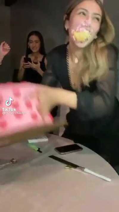 El viejas queria pastel