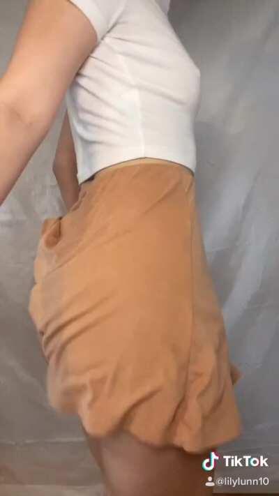 My jewel likes to play peekaboo 🙈•oc•