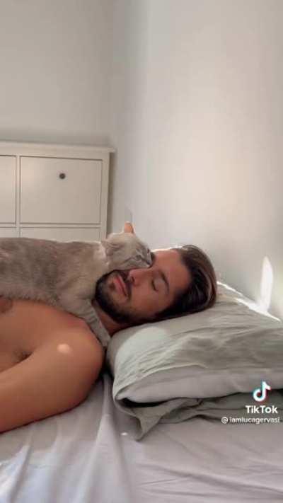 Personal space? Never heard of her