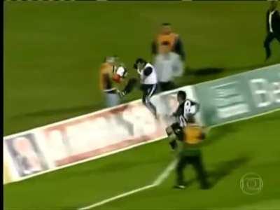 Masseur stopped the goal and classified the team itself