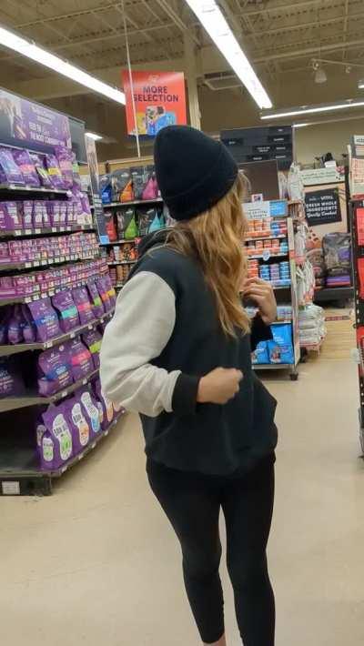 Quick flash in the store [GIF]