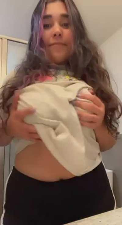 Say Hi if you’d creampie my thick curvy body