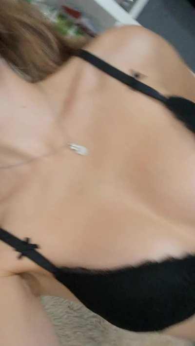 Wave if you’d fuck me