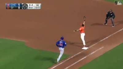 [Highlight] Brandon Crawford makes an incredible diving stop into an out