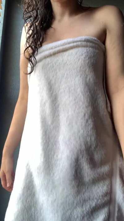 do you like the way I take off my towel? 💗 get more of me for just $3 right now!